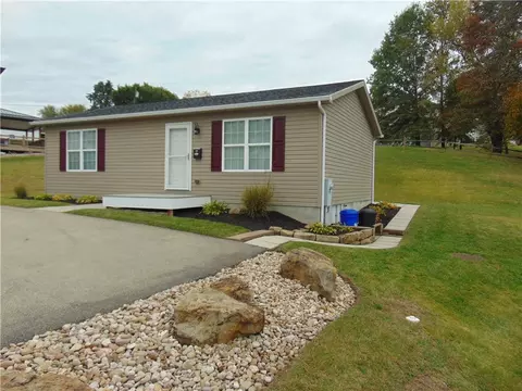 291 Pittsburgh St, Uniontown, PA 15401