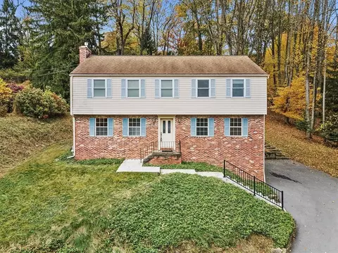 114 Edgewood Dr, Pittsburgh, PA 15237