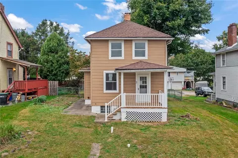 3 Circle Ave, Elrama, PA 15038