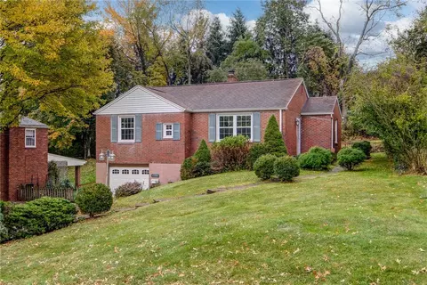 1284 Balmoral Dr, Pittsburgh, PA 15237