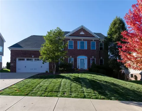 206 Pine Crest Ct, Gibsonia, PA 15044