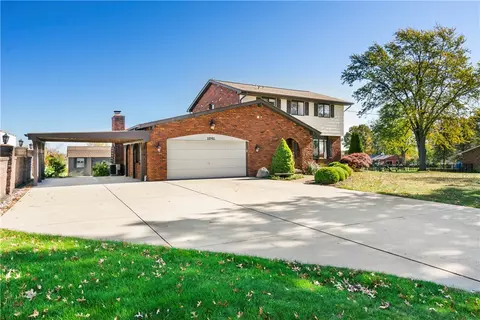 10501 Farview Dr, North Huntingdon, PA 15642