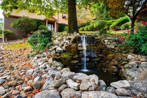 1417 Brilikim Dr, Allison Park, PA 15101