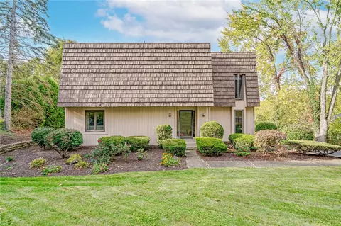 575 Trotwood Ridge Rd, Pittsburgh, PA 15241