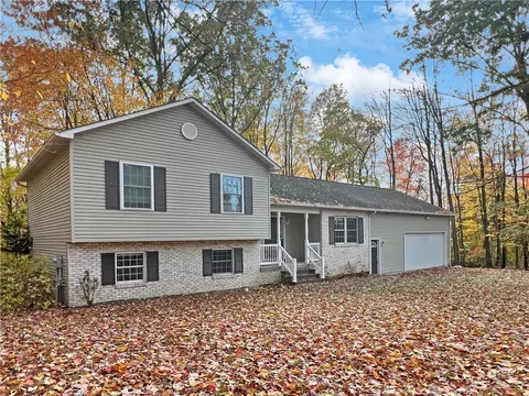 2916 Princeton Ave, New Castle, PA 16101