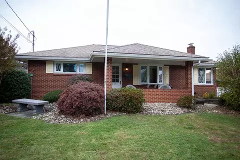 625 Birch St, Jeannette, PA 15644