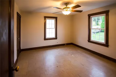 1834 Devonshire Rd, Coraopolis, PA 15108 photo 17