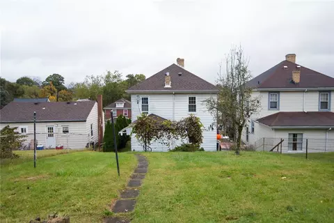 1834 Devonshire Rd, Coraopolis, PA 15108 photo 3