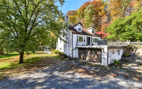 2065 Fairhill Rd, Sewickley, PA 15143