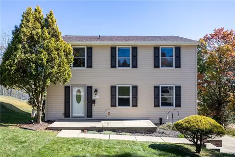 997 Willow Glen Dr, Bethel Park, PA 15102