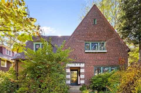 7008 Thomas Blvd, Pittsburgh, PA 15208