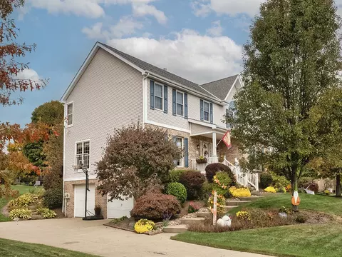 147 Pinehurst Dr, Cranberry Township, PA 16066