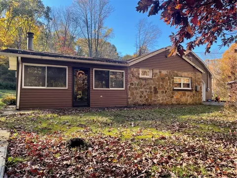 137 Pirl Ln, Normalville, PA 15469
