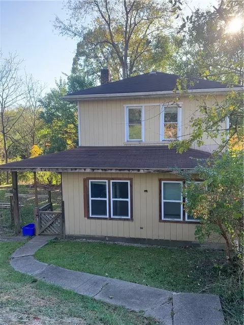 3517 Greensprings Ave, West Mifflin, PA 15122