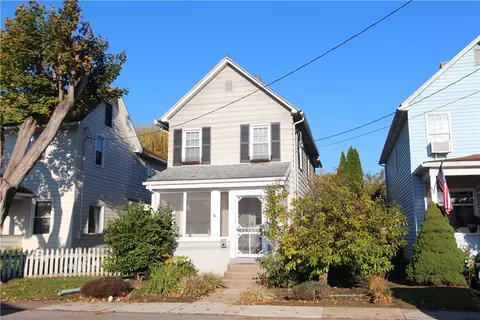 305 N Walnut St, Ligonier, PA 15658