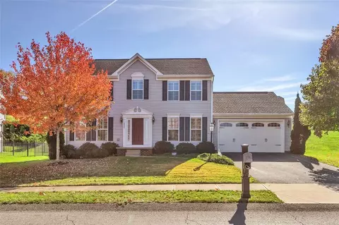 2032 Eagle Ridge Dr, Valencia, PA 16059