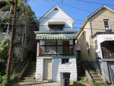 913 Prospect Ave, Charleroi, PA 15022