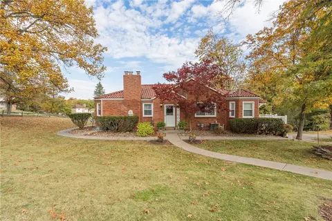 100 Circle Dr, Pittsburgh, PA 15237