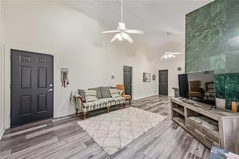 1519 Alton St, Pittsburgh, PA 15216 photo 4