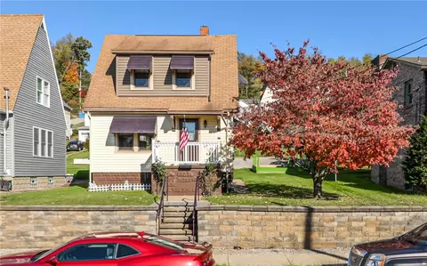 1225 3rd Ave, Conway, PA 15027