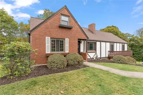 3041 Cummings Dr, Glenshaw, PA 15116