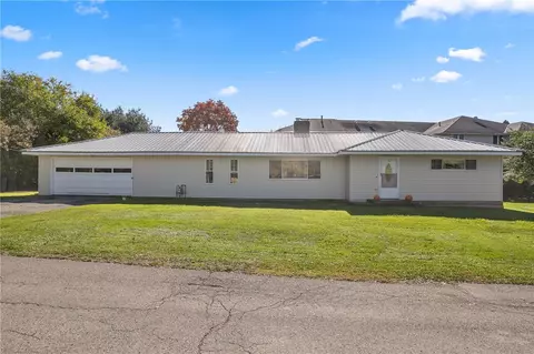 105 Walker Dr, Butler, PA 16001