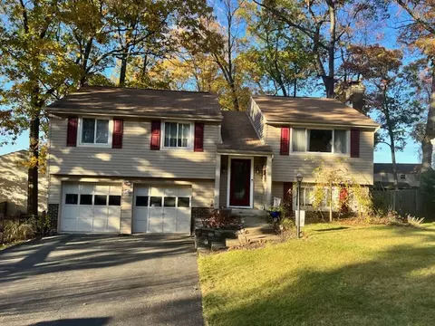 101 Valleyview Dr, Cranberry Township, PA 16066