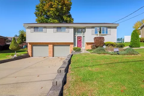 13 Frances Dr, Coraopolis, PA 15108