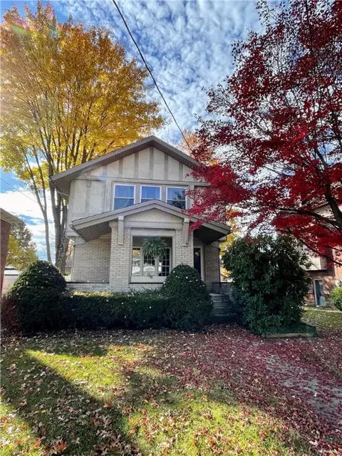 406 Woodland Ave, Grove City, PA 16127