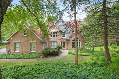 114 Park View Dr, Sewickley, PA 15143