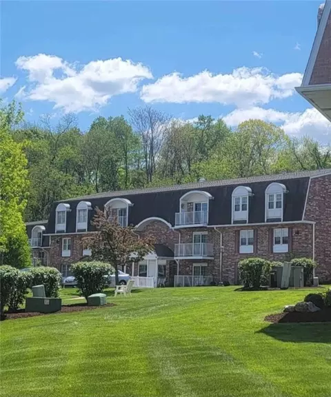 311 Clubhouse Dr, Washington, PA 15301