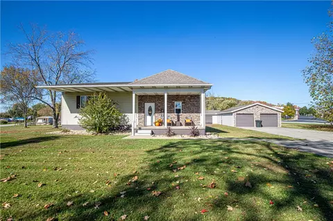 33 W Elm St, Fairchance, PA 15436