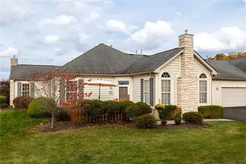 1307 Golf Course Dr, Washington, PA 15301