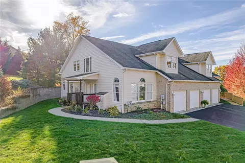 72 Lakeridge Dr, Greensburg, PA 15601