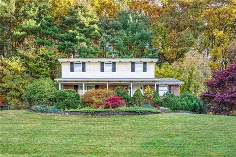 1546 Saxonburg Rd, Natrona Heights, PA 15065