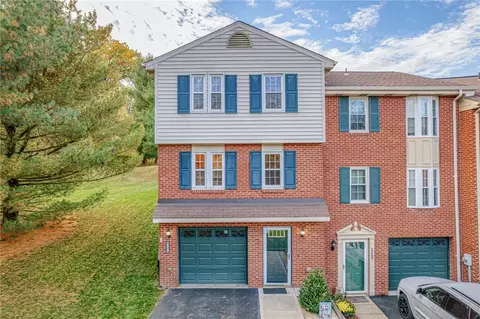 5205 Lantern Hill Dr, Pittsburgh, PA 15236