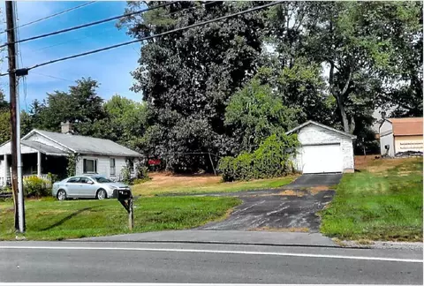 2938 Darlington Rd, Beaver Falls, PA 15010