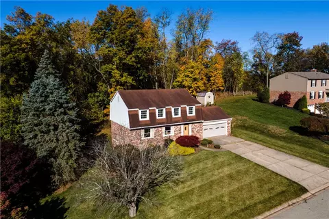 6334 Mitch Haven Dr, Bethel Park, PA 15102