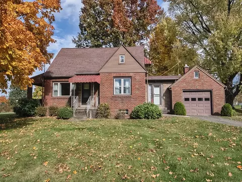 201 Fairground Rd, Ford City, PA 16226