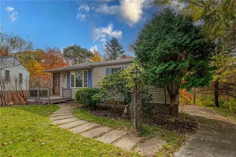 108 Cresthaven Ln, Pittsburgh, PA 15237