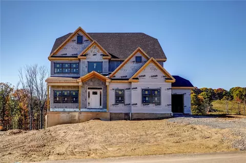521 Harvest View Dr, Venetia, PA 15367