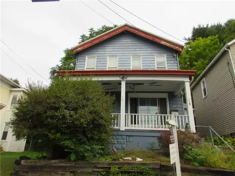 567 Franklin St, Freeport, PA 16229