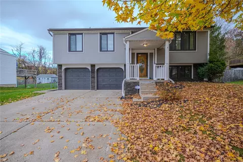 223 Old Farm Rd, Cranberry Township, PA 16066