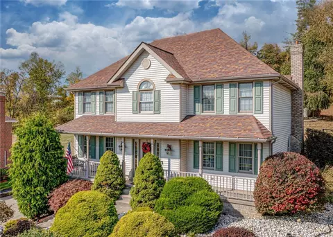 122 Williams Dr, Coraopolis, PA 15108