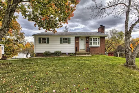 12200 Longview Dr, North Huntingdon, PA 15642