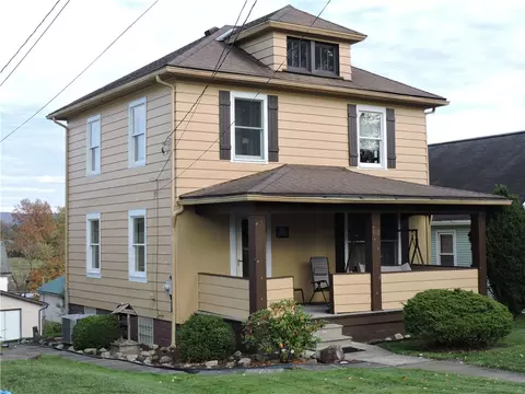 910 N Hickory St, Scottdale, PA 15683