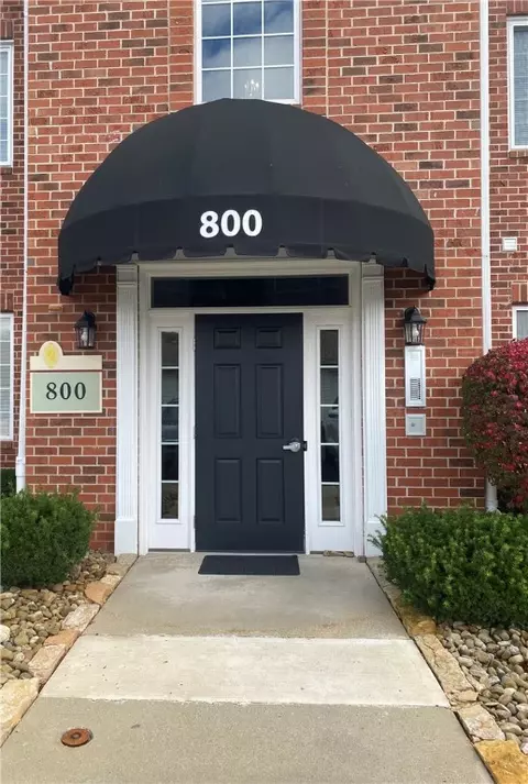 800 Hidden Ridge Ct #201, South Park, PA 15129