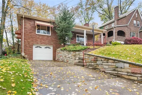 470 Duquesne Dr, Pittsburgh, PA 15243