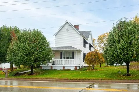 24 Main St, Smithfield, PA 15478