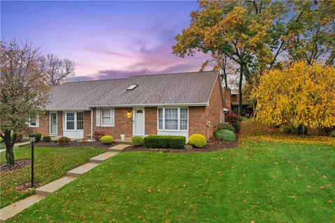 622 Frank Dr, New Kensington, PA 15068